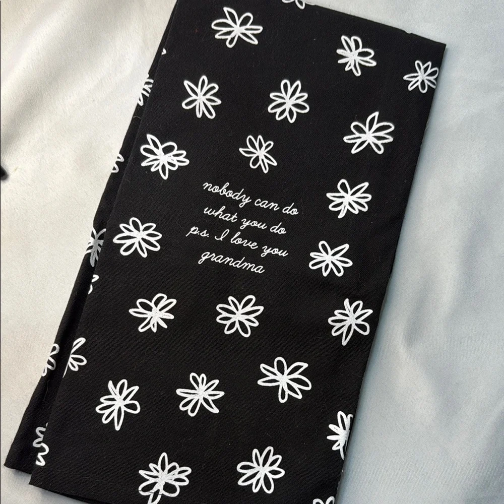 Floral Black kitchen flour sack towel, grandma quite, NWT